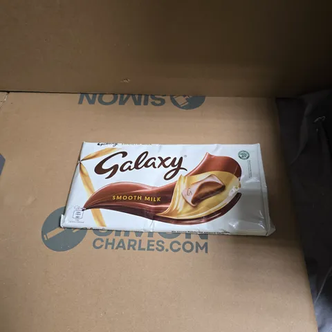 APPROXIMATELY 15 ASSORTED FOOD AND DRINK ITEMS INCLUDING GALAXY CHOCOLATE BARS AND OLS JAMAICA GINGER BEER 