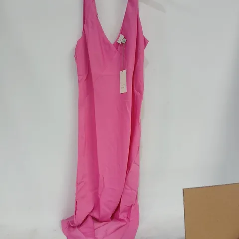 PALLET OF APPROXIMATELY 810 ASSORTED A NEW DAY DRESSES