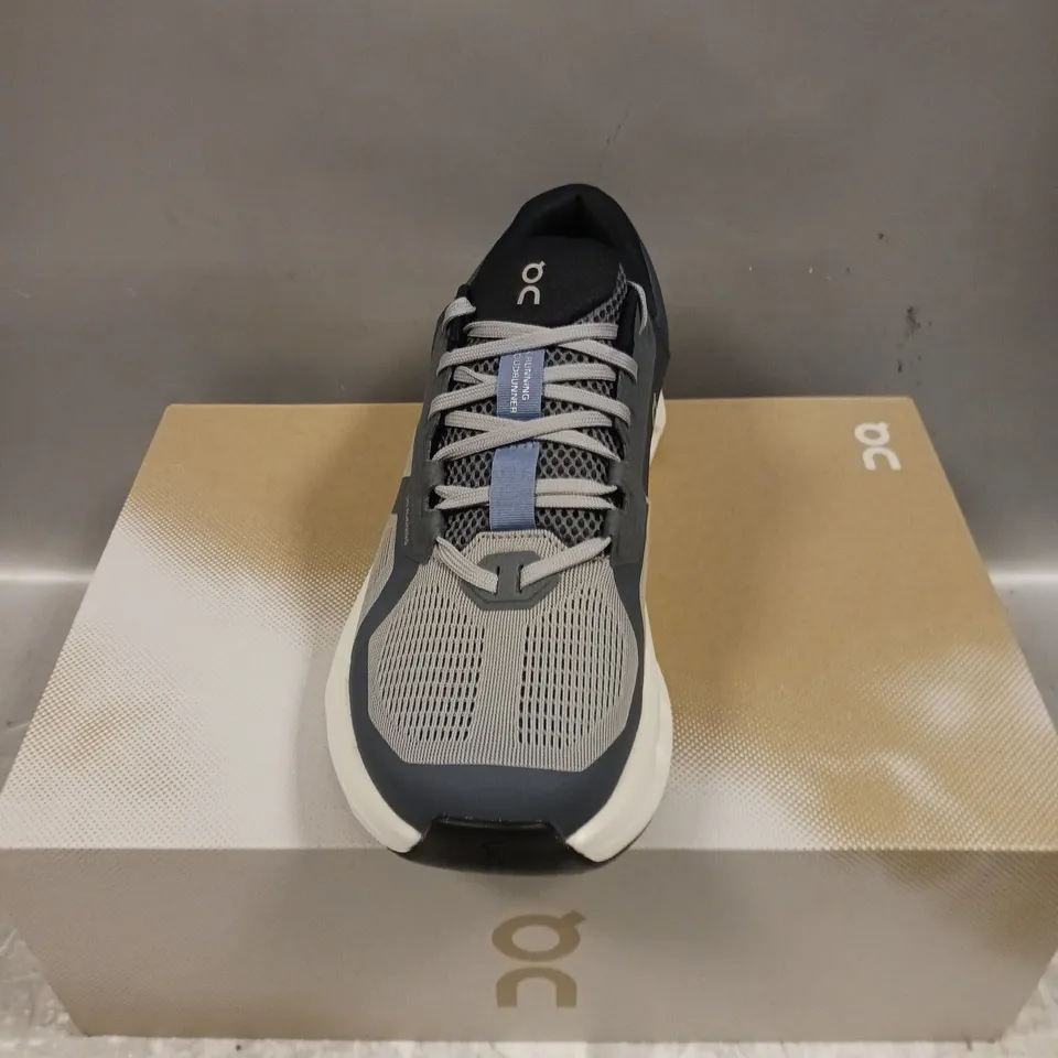 BOXED PAIR OF ON CLOUD CLOUDRUNNER 2 TRAINERS - 7.5