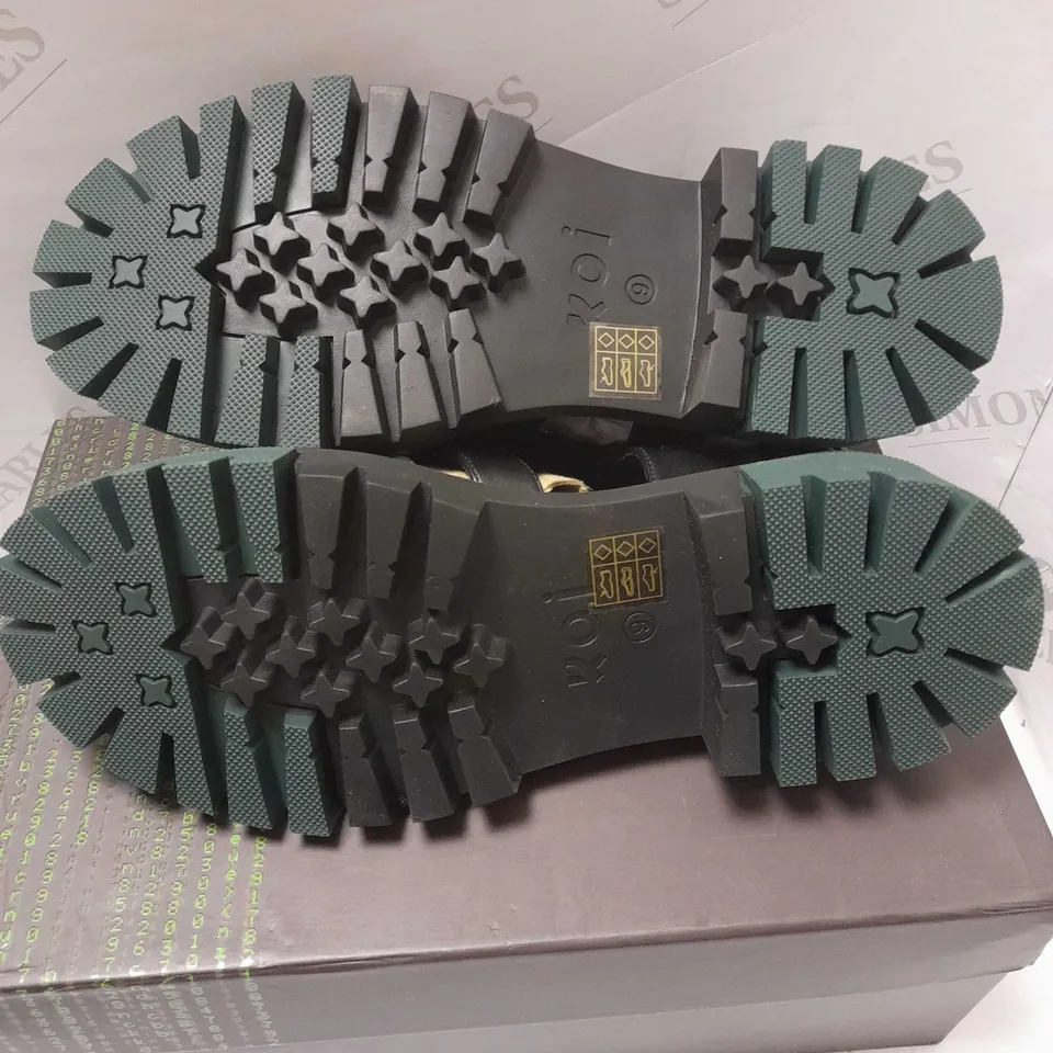 KOI AVALON GREEN GLADIATOR SANDALS - SIZE 9