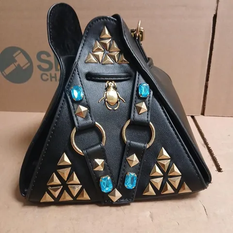 KOI PRINCESS OF EGYPT PYRAMID BAG – BLACK, ONE SIZE (KA00711-OS)