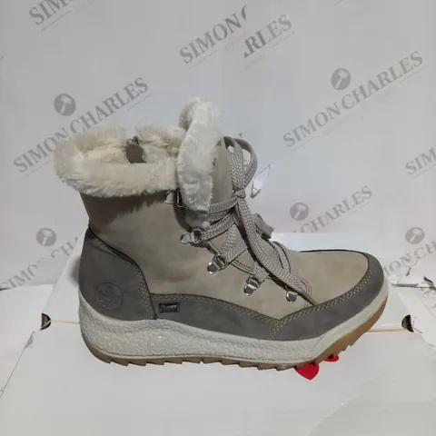 BOXED RIEKER ANTISTRESS WARM HIKING BOOTS, CREAM - SIZE 5