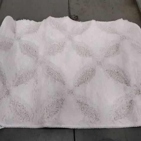 BRAND NEW ANA-VERONICA RECTANGLE BATH MAT SIZE 40CM W X 55CM L
