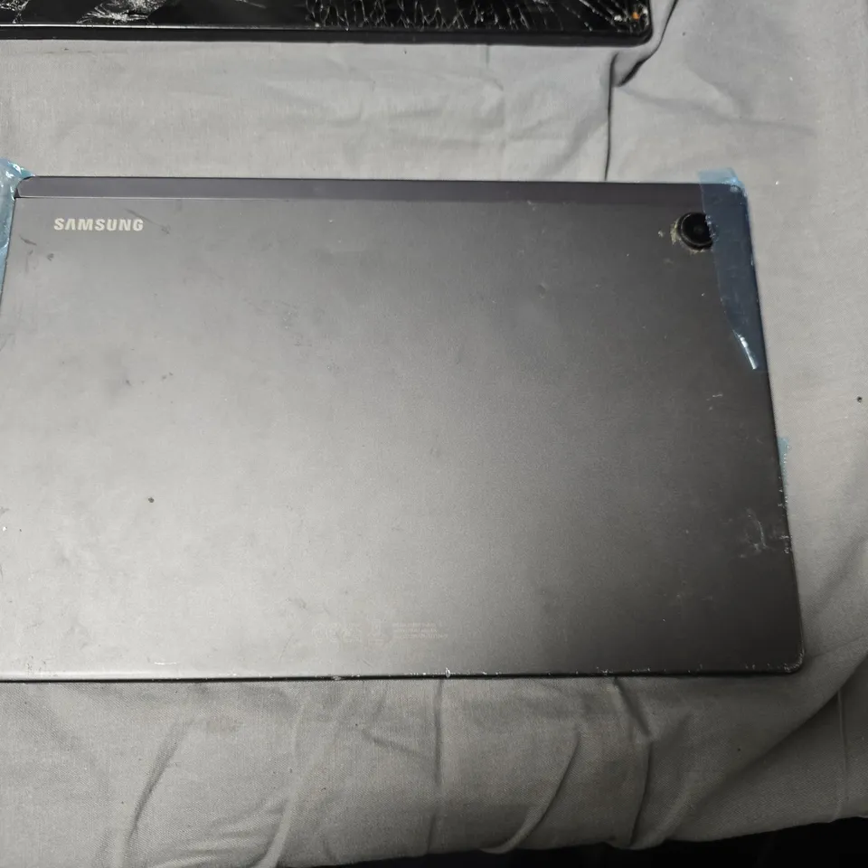 SAMSUNG TABLET – SILVER 