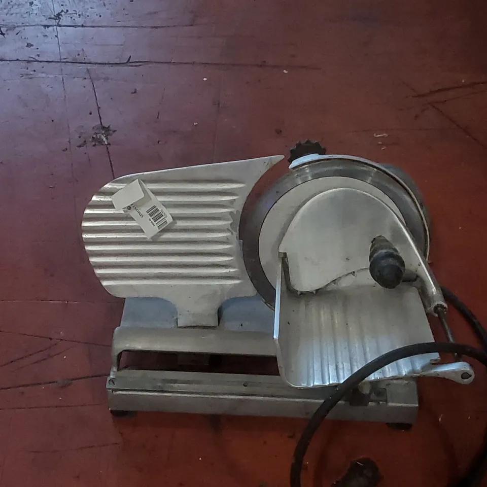 COMMERCIAL MEAT SLICER