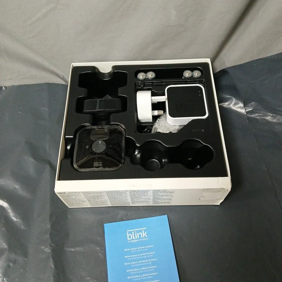 BLINK OUTDOOR SECURITY CAMERA, WORKS WITH ALEXA. BOXED