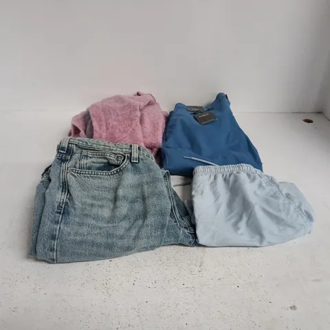 BOX OF APPROXIMATELY 25 ASSORTED CLOTHING ITEMS TO INCLUDE RIVER ISLAND JEANS, M & S  SHORTS ETC