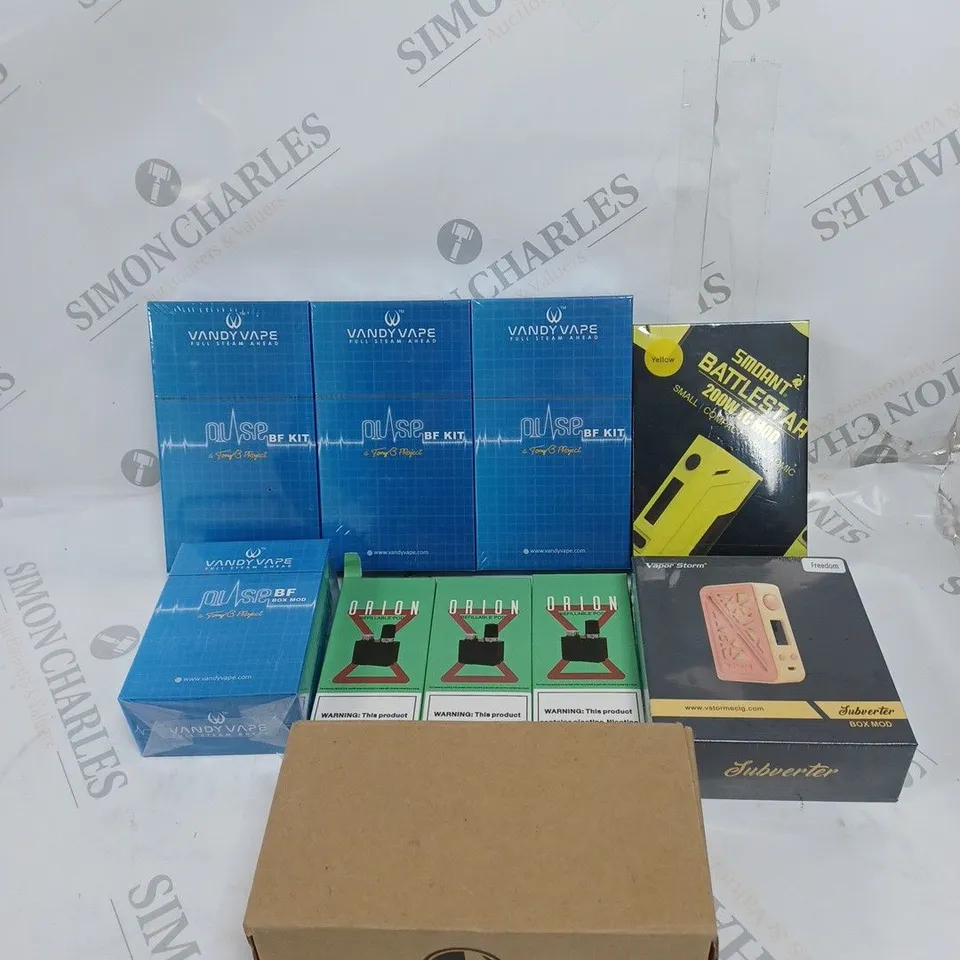 BOX OF APPROXIMATELY 10 ASSORTED E-CIGARETTE PRODUCTS & ACCESSORIES TO INCLUDE VANDY VAPE, SMDANT, VAPOR STORM ETC 
