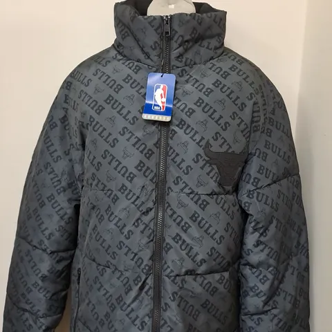 NBA CHICAGO BULLS BASKETBALL TEAM PADDED COAT - SMALL