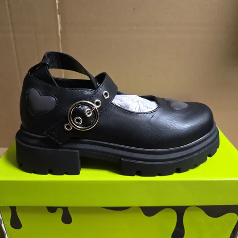 BOXED PAIR OF KOI LOVEBUG MEADOW KIDZ MARY JANE SHOES – BLACK, UK SIZE 1