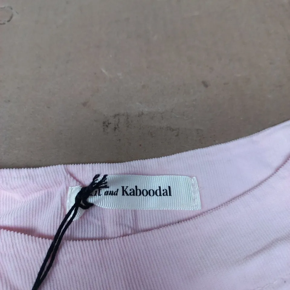 WOMEN'S PINK TOP - LOOSE FIT KIT AND KABOODAL