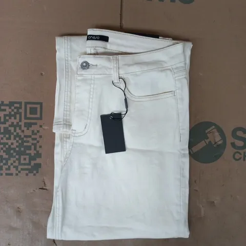 ONEROMID RISE WIDE LEG PANTS IN CREAM SIZE 29/31