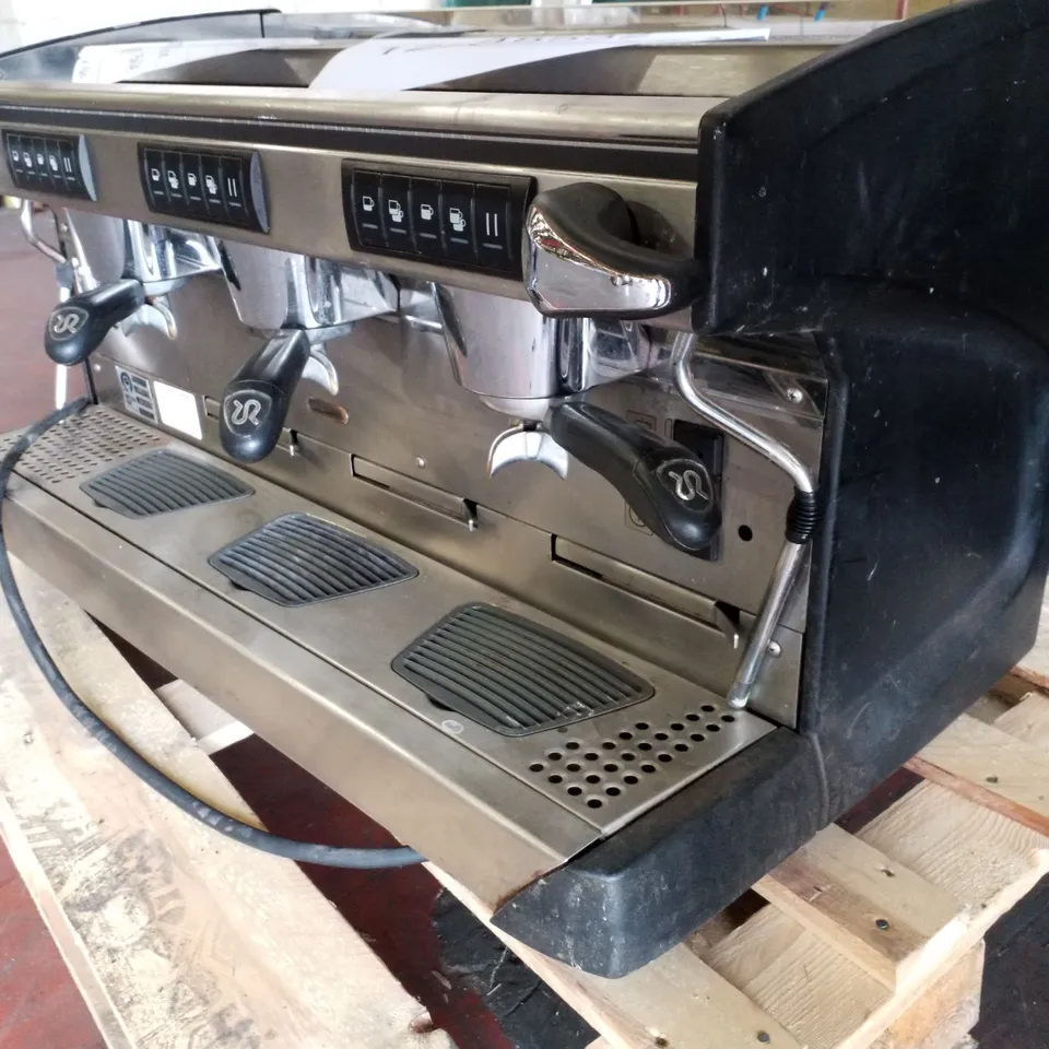 RANCILIO RAN7-3 COMMERCIAL 3 GROUP BARRISTA COFFEE MACHINE 