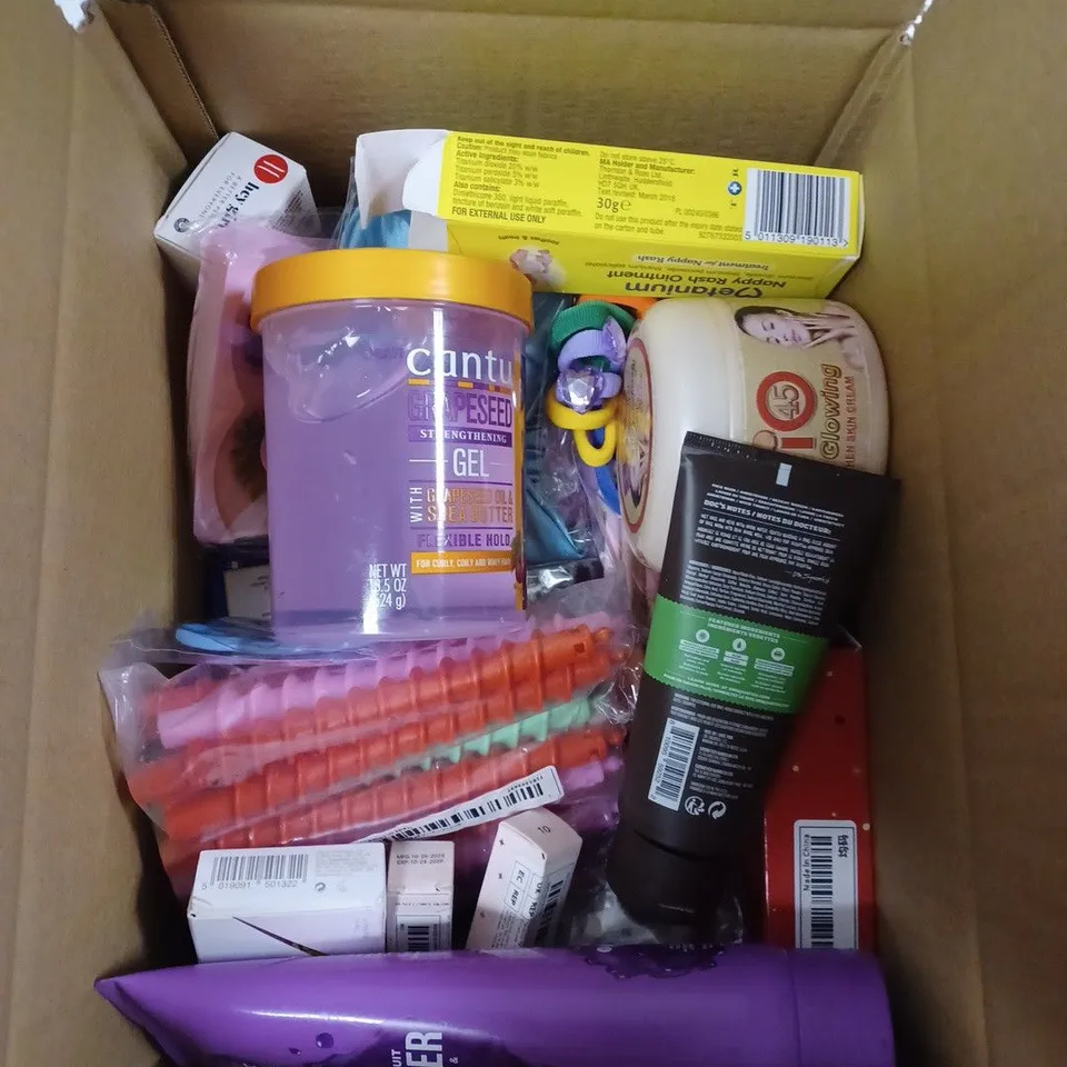 BOX OF APPROXIMATELY 15 ASSORTED COSMETIC ITEMS TO INCLUDE GIVE ME CONDITIONER, SQUATCH EXFOLIATE, SMALL STUFF BOBBLES ETC