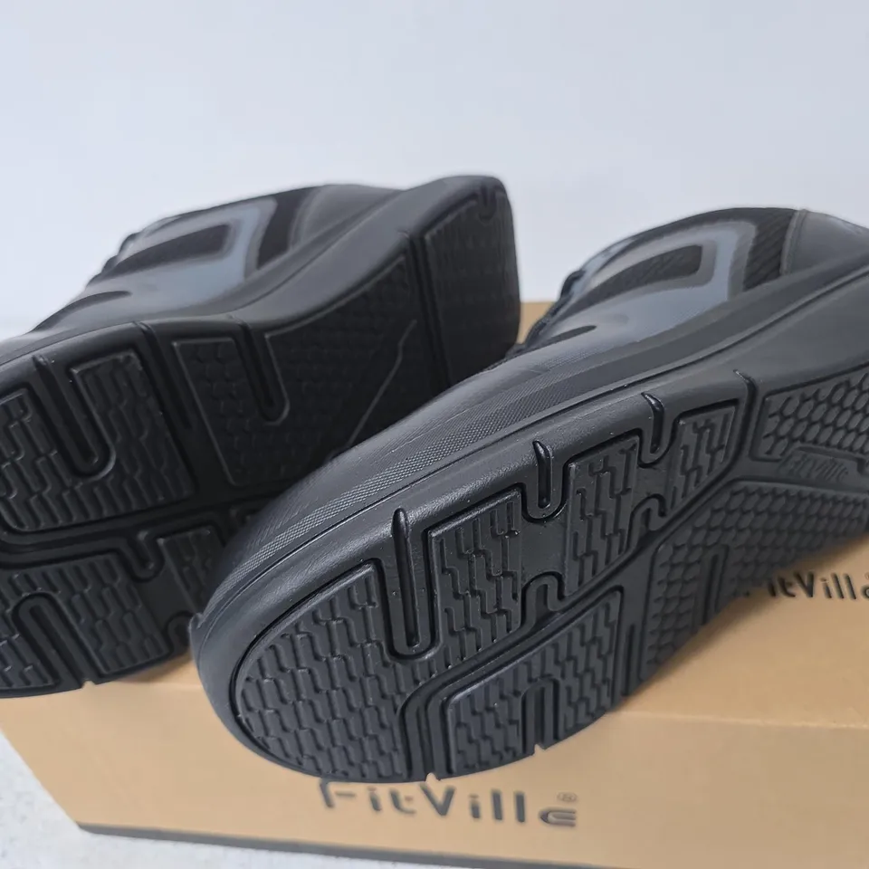 BOXED THE FITVILLE MEN'S CLOUD WANDERER TRAINERS, BLACK - SIZE UK 11