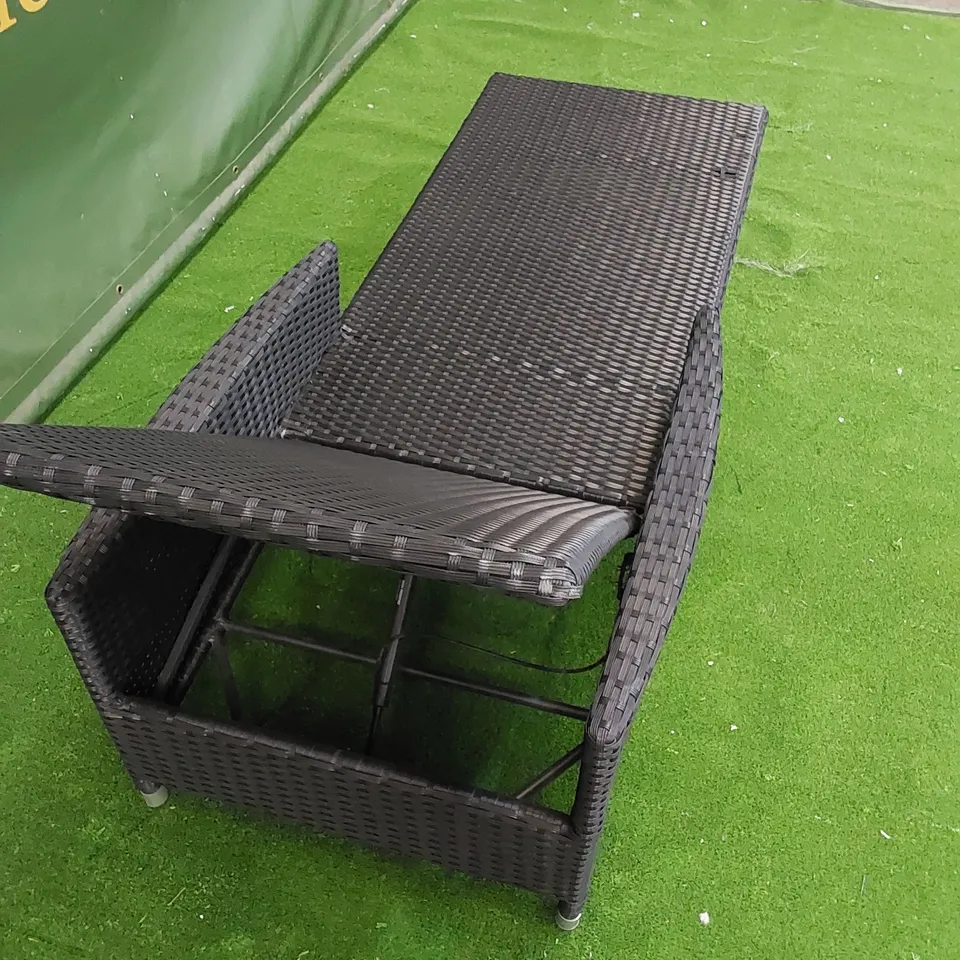 DESIGNER MANUAL ADJUSTABLE SUNLOUNGER IN BLACK RATTAN 