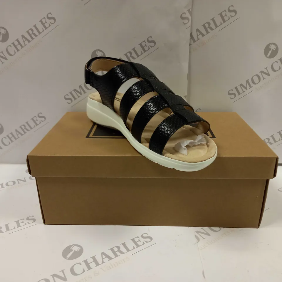 BOXED PAIR OF CUSHION WALK ONE TOUCH CLOSE SANDALS IN BLACK - SIZE 5
