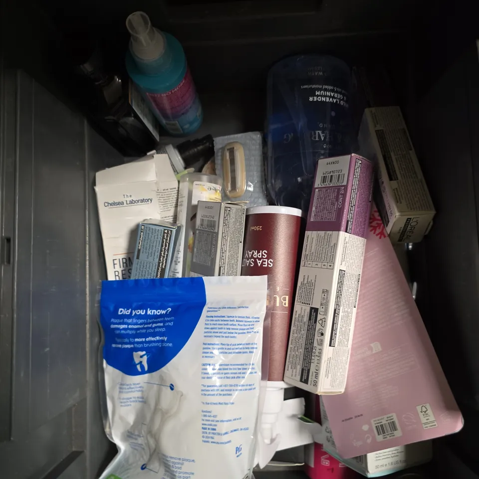 APPROXIMATEY 20 ASSORTED HEALTH AND BEAUTY PRODUCTS TO INCLUDE - DOVE NOURISHING BODY WASH - JOHN FRIEDA HIGHLIGHT ACTIVATING SHAMPOO AND SPOTLIGHT ORAL CARE MOUTHWASH