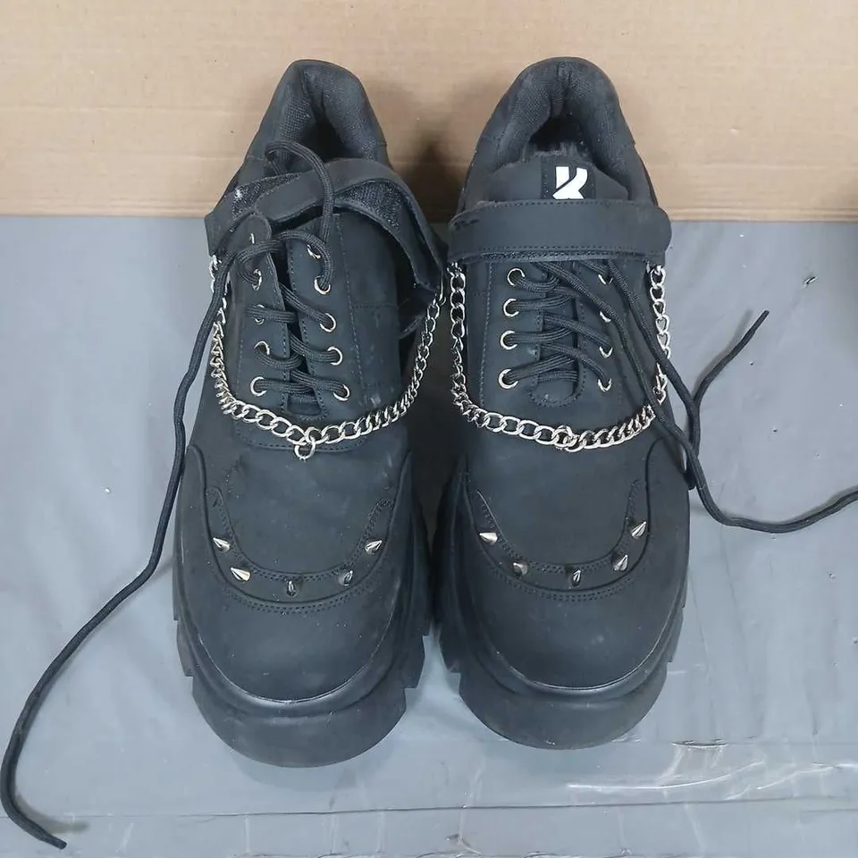 KOI BLACK PLATFORM BOOTS WITH CHAIN DETAILING, UK 10 (EU 44)