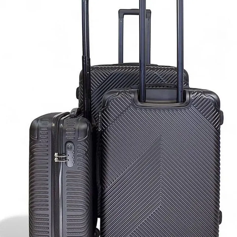 SET OF 3 - LIGHTWEIGHT AIRLINE APPROVED CABIN TRAVEL LUGGAGE SUITCASE WITH 360 DEGREE WHEELS. SMALL, MEDIUM AND LARGE SIZES. (55X35X20CM, 70X52X27CM, 80X59X32CM) 34L-82L-131L