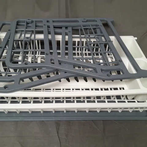 BOX OF 4 ASSORTED HOUSEHOLD ITEMS TO INCLUDE DISH DRYING RACK, ETC