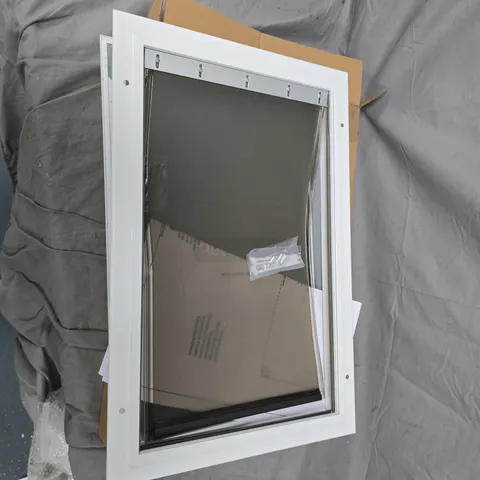 PETSAFE EXTREME WEATHER ALUMINIUM PET DOOR – WHITE FRAME