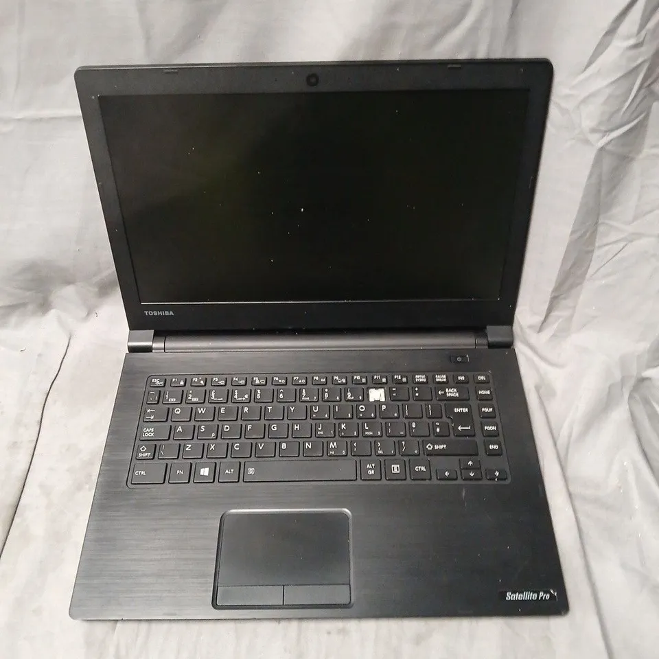 TOSHIBA SATELLITE PRO R40-C LAPTOP (BLACK)