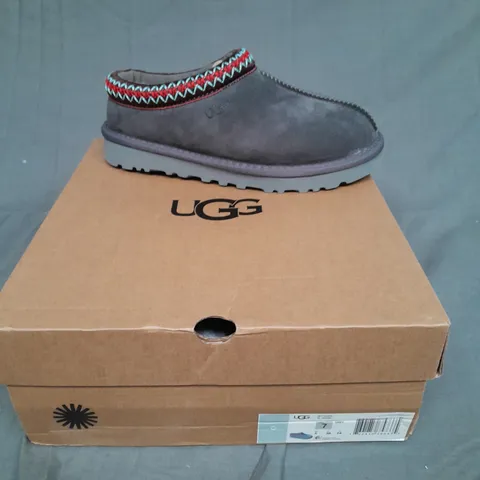 BOXED PAIR OF UGG W TASMAN IN GREY UK 7