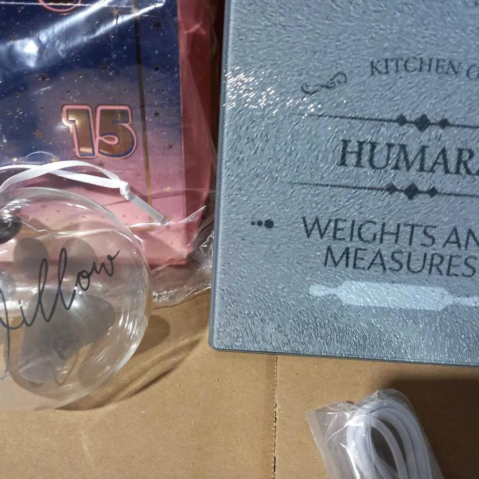 LOT OF 5 ASSORTED HOUSEHOLD ITEMS, TO INCLUDE BEAUTY ADVENT CALENDAR, STRING LIGHTS & PERSONALISED ITEMS RRP £88