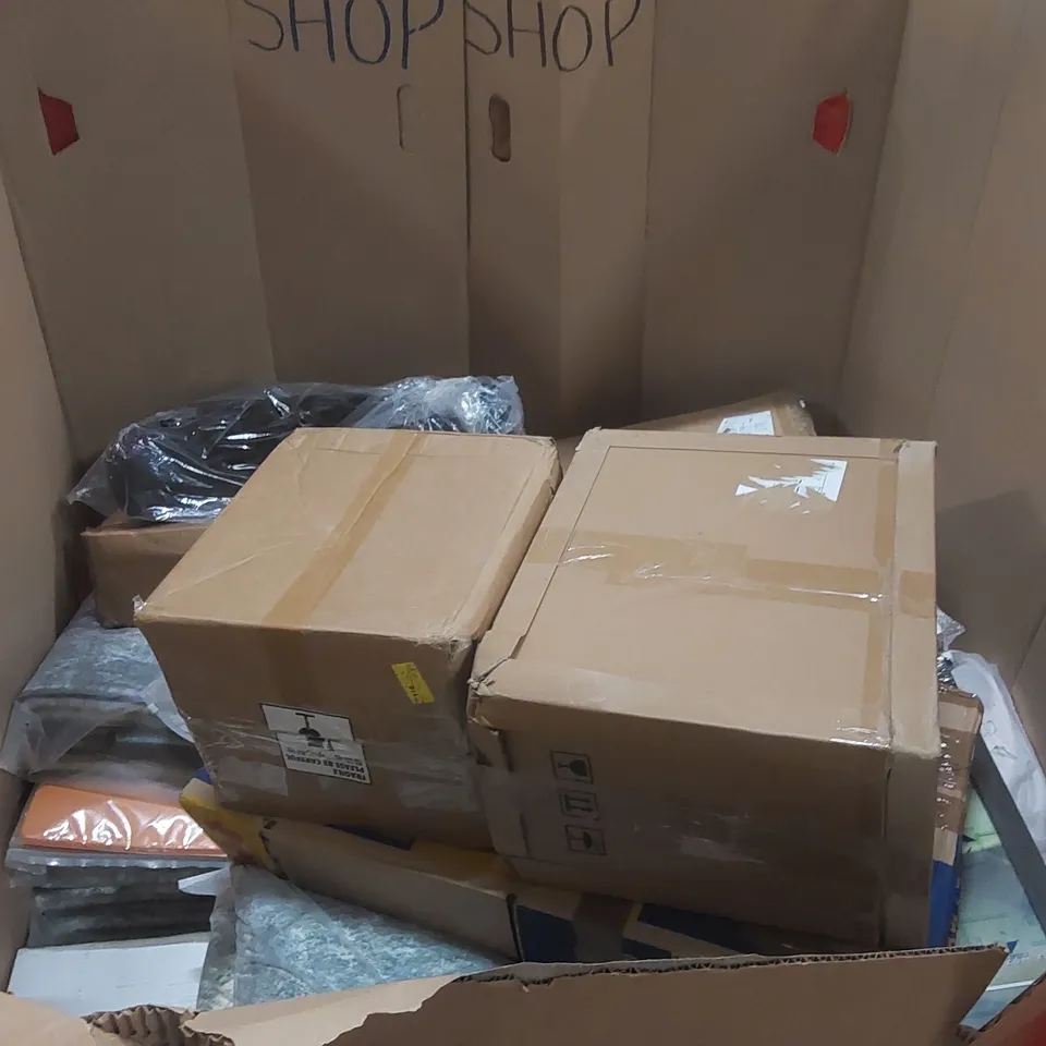 PALLET OF ASSORTED ITEMS INCLUDING: RUGS, CUSHIONS, FOLDING POOL, UMBRELLAS ECT