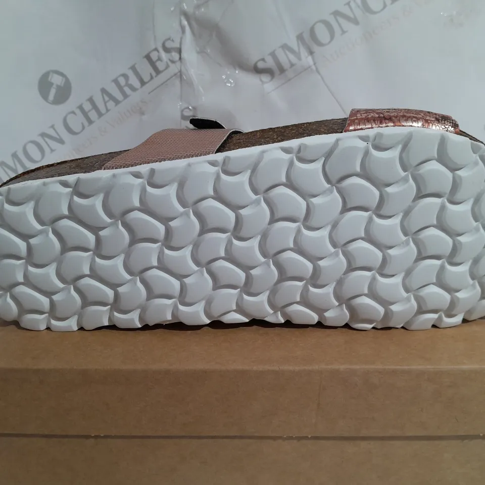 BONOVA PLATFORM 2 STRAP SANDAL - SIZE 7