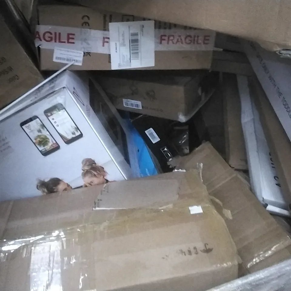 PALLET OF ASSORTED ITEMS INCLUDING LED CEILING LIGHT, OUTPUT SPRAYER, PERFECTA WATER BATH, PORTABLE WARDROBE, RETRACTABLE SAFETY GATE