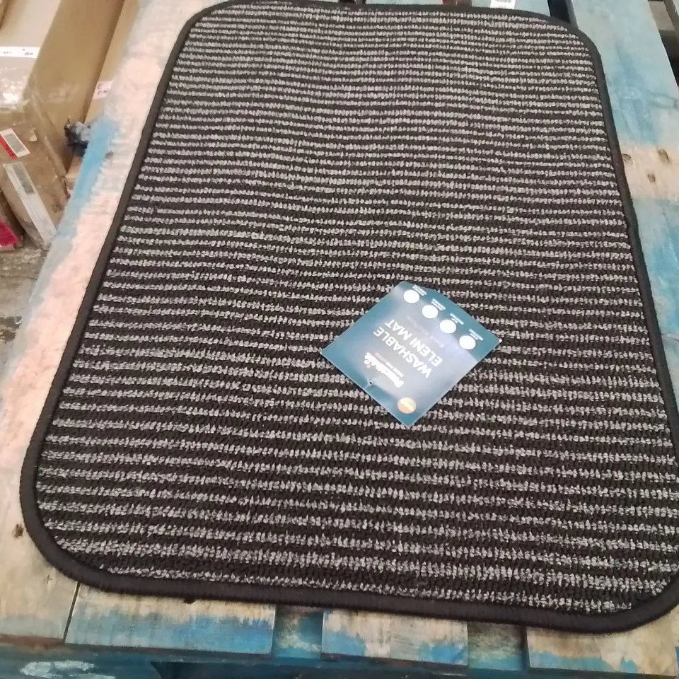 QUALITY DESIGNER AREA RUG - APPROXIMATELY 75X50CM