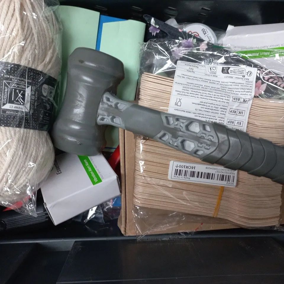 APPROXIMATELY 15 ASSORTED HOUSEHOLD PRODUCTS TO INCLUDE BRABANTIA BIN BAGS, GARDEN TWINE AND SLATE MUG COASTERS