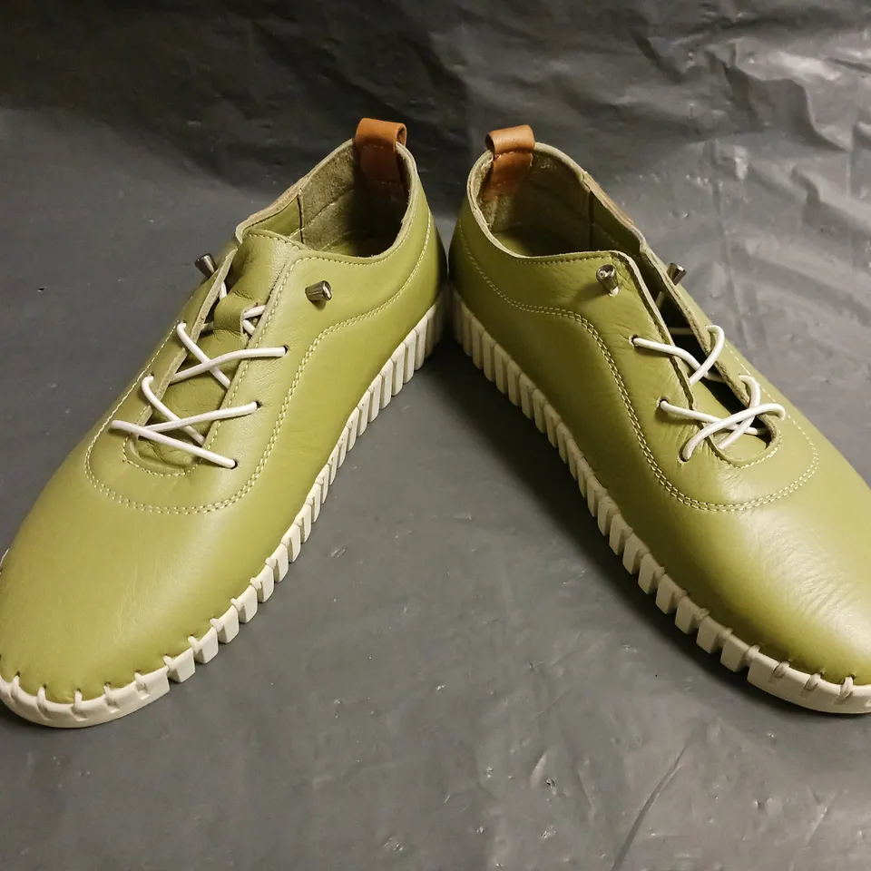 BOXED PAIR OF LUNAR SHOES IN GREEN UK SIZE 4