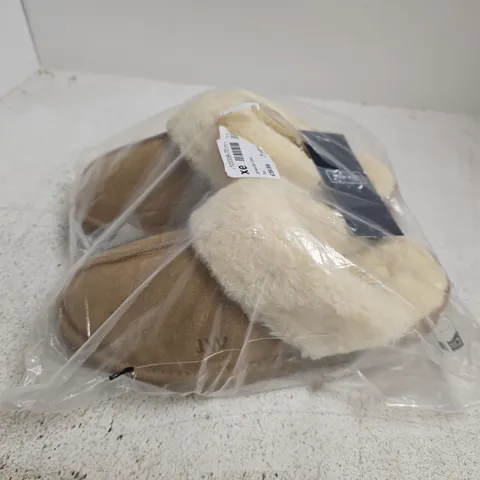 PAIR OF JACK WILLS MULE SLIPPERS IN TAN SIZE 7