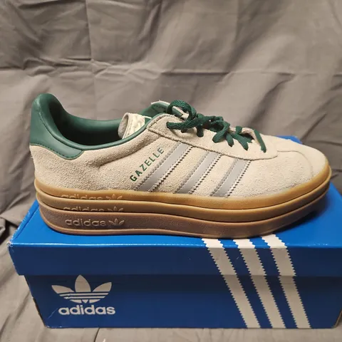 BOXED ADIDAS GAZELLE BOLD W WOMEN’S SNEAKERS – UK 6 (US 7.5) OFF-WHITE SUEDE WITH GREEN ACCENTS