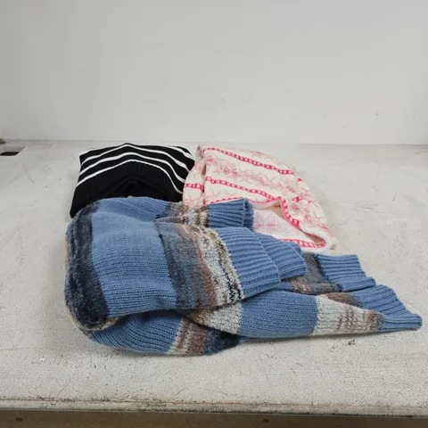 BOX OF APPROXIMATELY 20 ASSORTED CLOTHING ITEMS TO INCLUDE IZABEL LONDON ETC