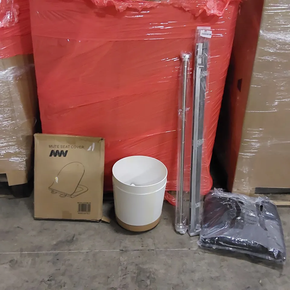 PALLET OF ASSORTED ITEMS INCLUDING: WINDOW BLINDS, PLANT POTS, TOILET SEAT, PET BACKPACK, TELESCOPIC SHOWER ROD