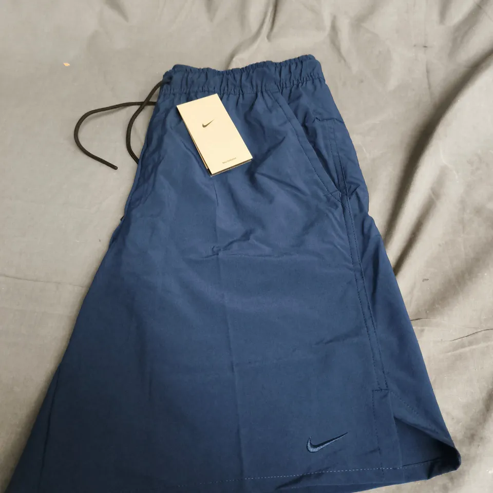 NIKE LOGO NAVY SHORTS - LARGE