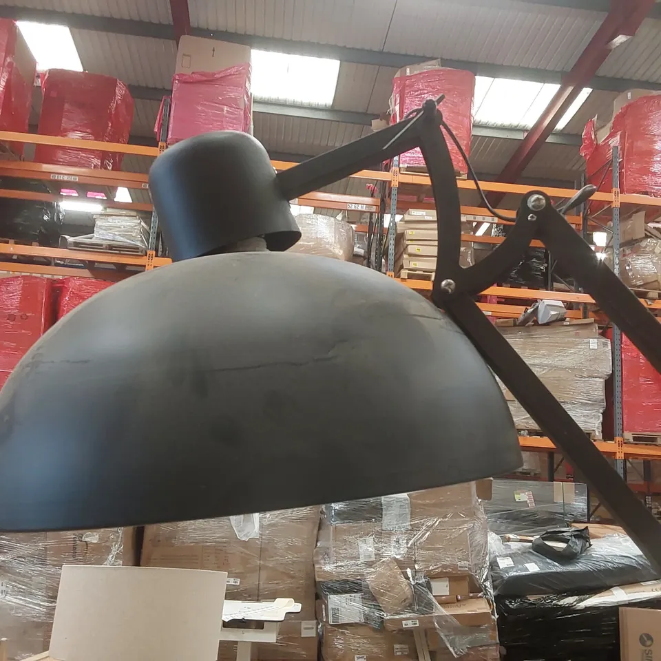 LARGE DESIGNER ADJUSTABLE INDUSTRIAL-STYLE FLOOR LAMP