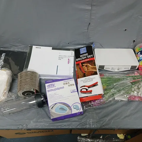 BOX OF APPROXIMATELY 12 ASSORTED ITEMS TO INCLUDE - SHARK FLEXSTYLE OVAL BRUSH, FOLDING POTTY SEAT, AND GLOW IN THE DARK ROCKS ETC.