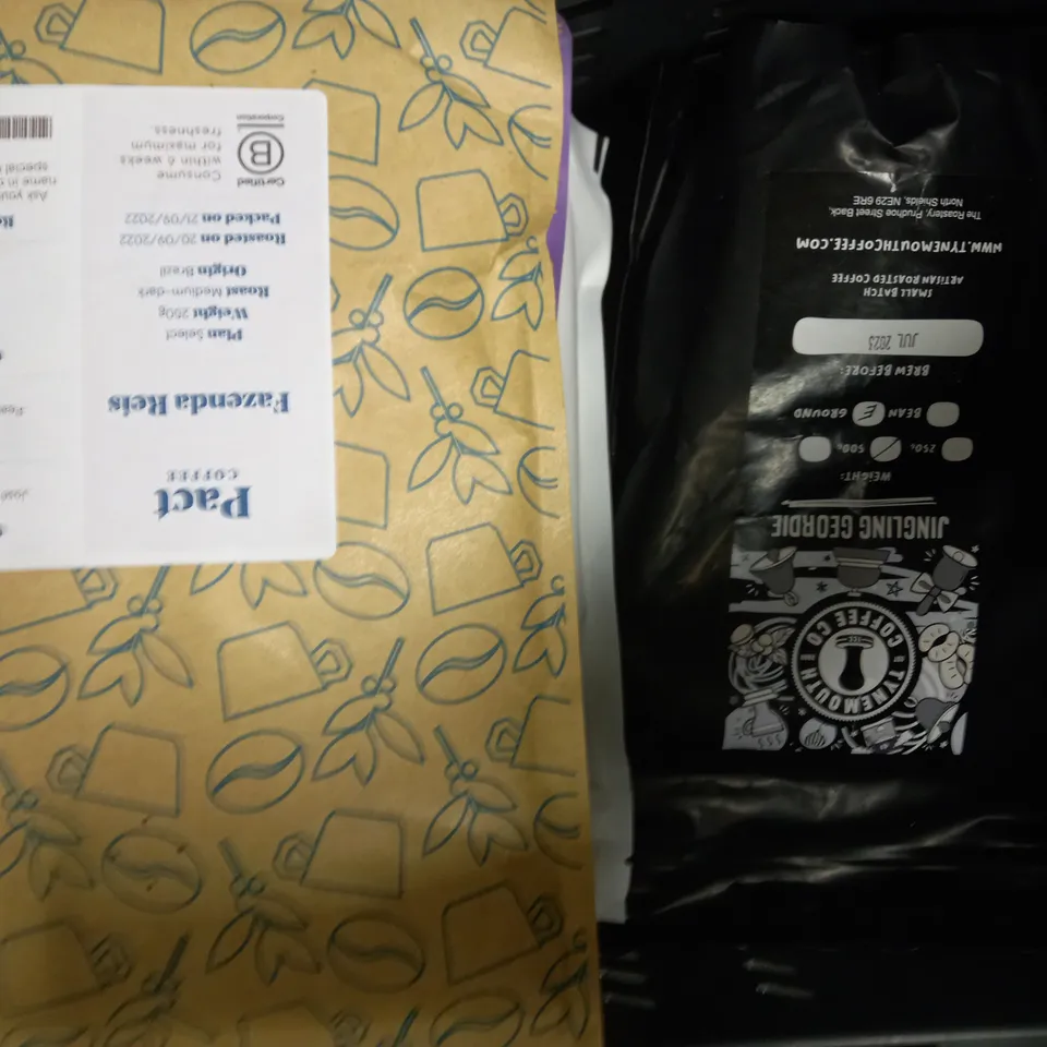 LOT OF 12 PACKS OF ASSORTED COFFEE GROUNDS (3KG TOTAL)