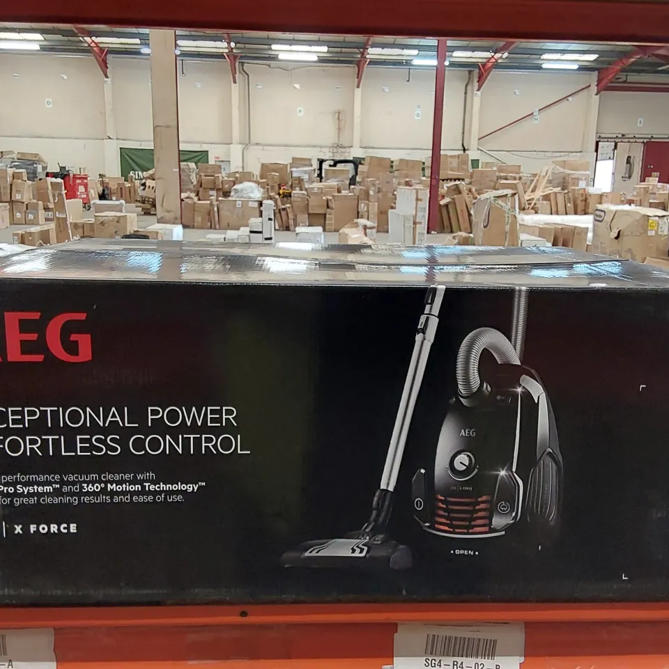 AEG VX6-2-CB-P BAGGED CYLINDER VACUUM CLEANER - A++ RATED
