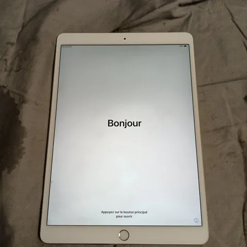 APPLE IPAD PRO 10.5 INCH TABLET 
