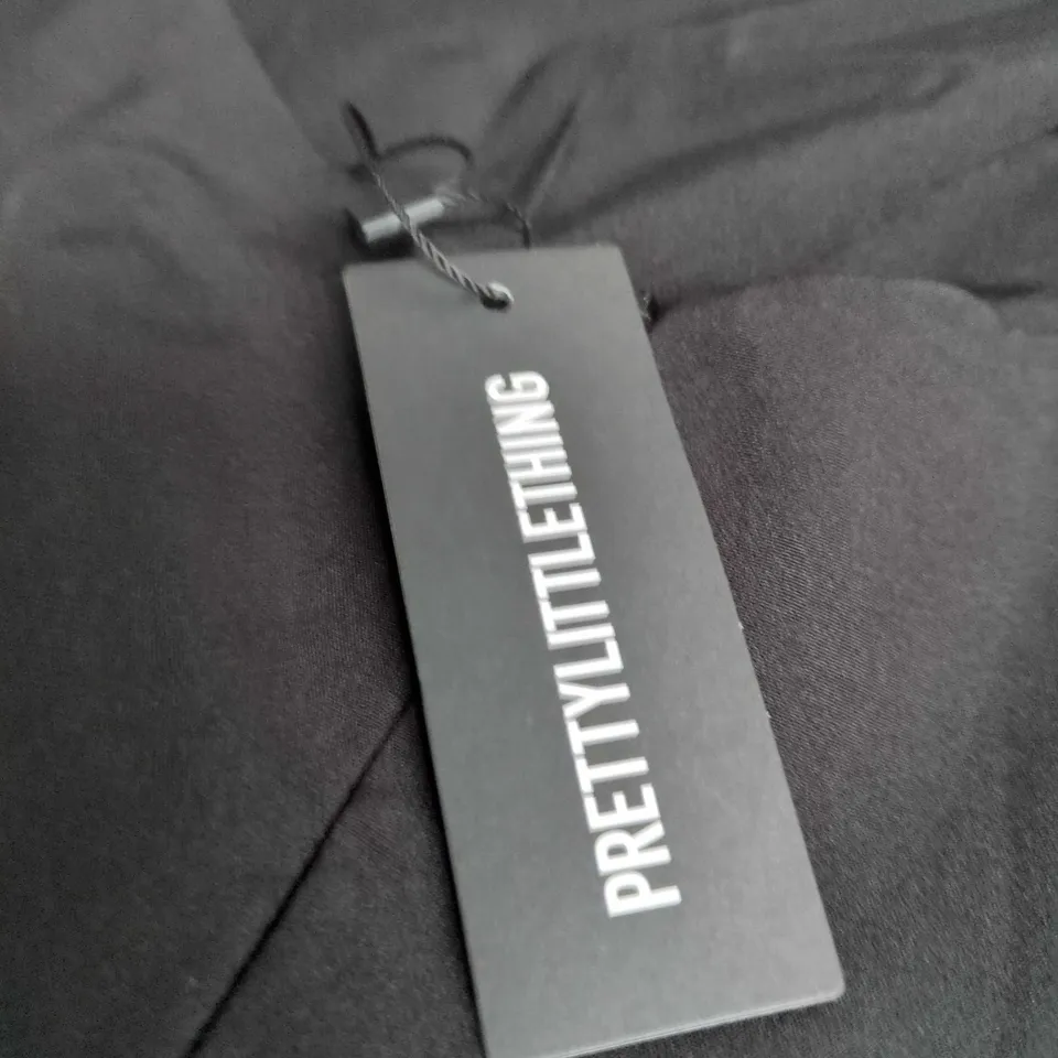 PREETYLITTLETHING PETITE WOVEN OPEN BACK MINI DRESS, BLACK – UK 8