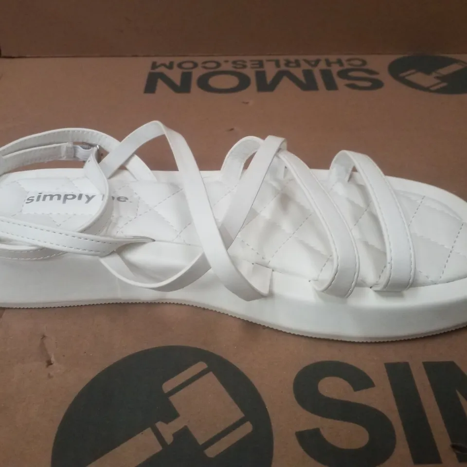 BOX CONTAINING APPROXIMATELY 6 PAIRS OF SIMPLY BE WHITE PHOEBE EX WIDE SANDALS - SIZE 8