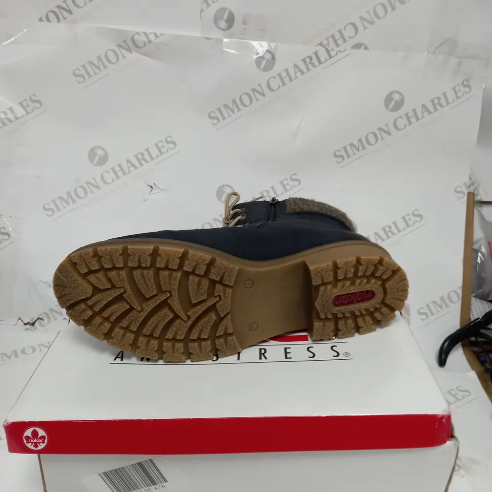 BOXED PAIR OF RIEKER ANTISTRESS BOOTS SIZE EUR 41