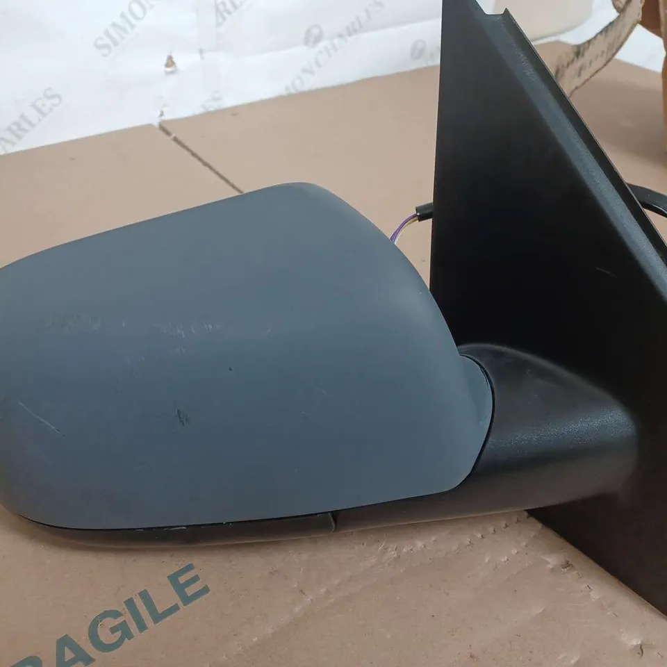 UNKNOW CAR WING MIRROR 