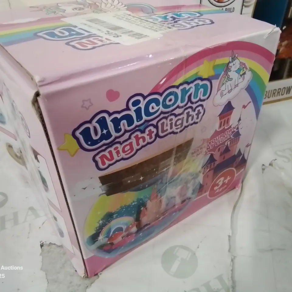 BOX CONTAINING APPROXIMATELY 10 TOYS AND OTHER ITEMS TO INCLUDE:PINK FLEECE ARMLESS JACKET, CARRERA GO TRACK, KIDZOOM KIDS SMARTPHONE, CLOCK, DRESS UP,SETS ETC.